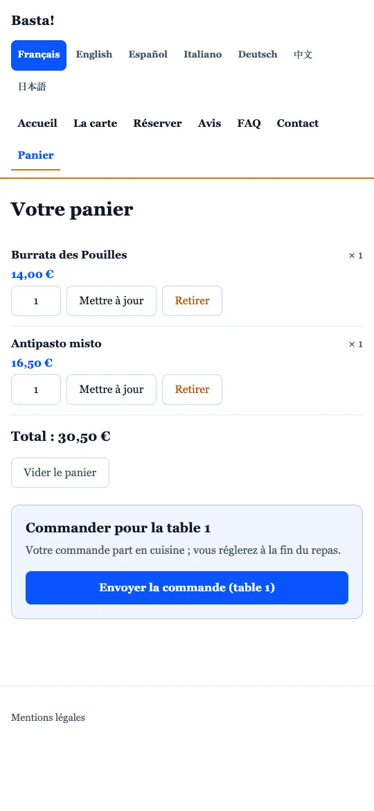 Panier et paiement à table sur le téléphone d'un client